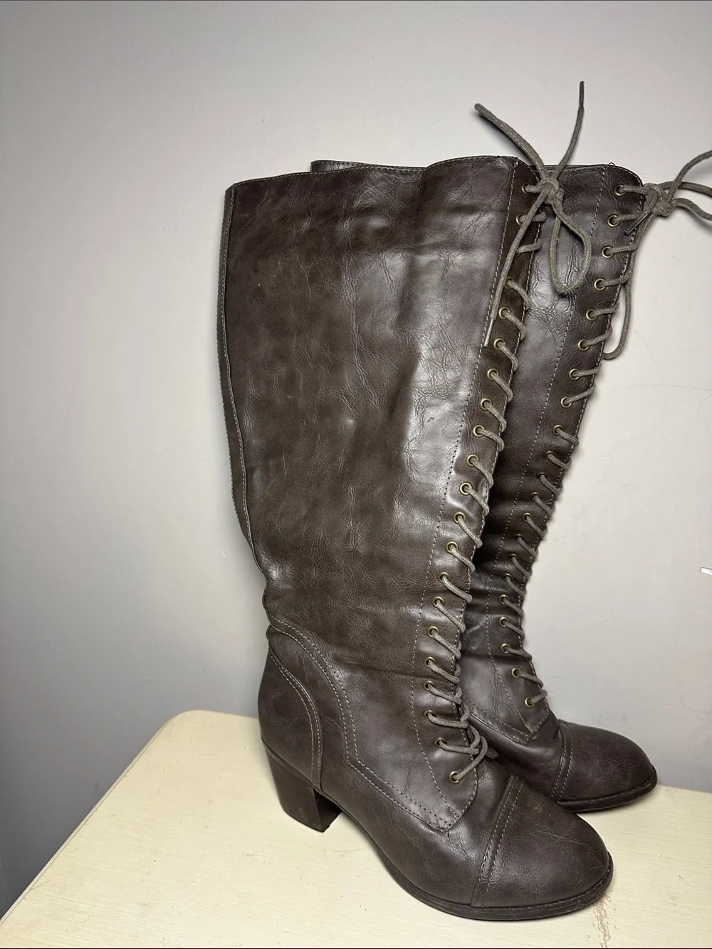 Torrid Women's Knee-High Lace-Up heeled Boots in Dark gray